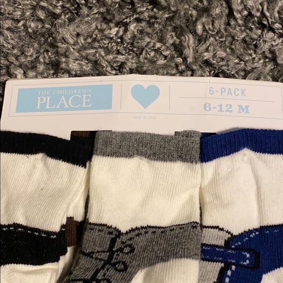Children’s Place Socks - Picture 3 of 4